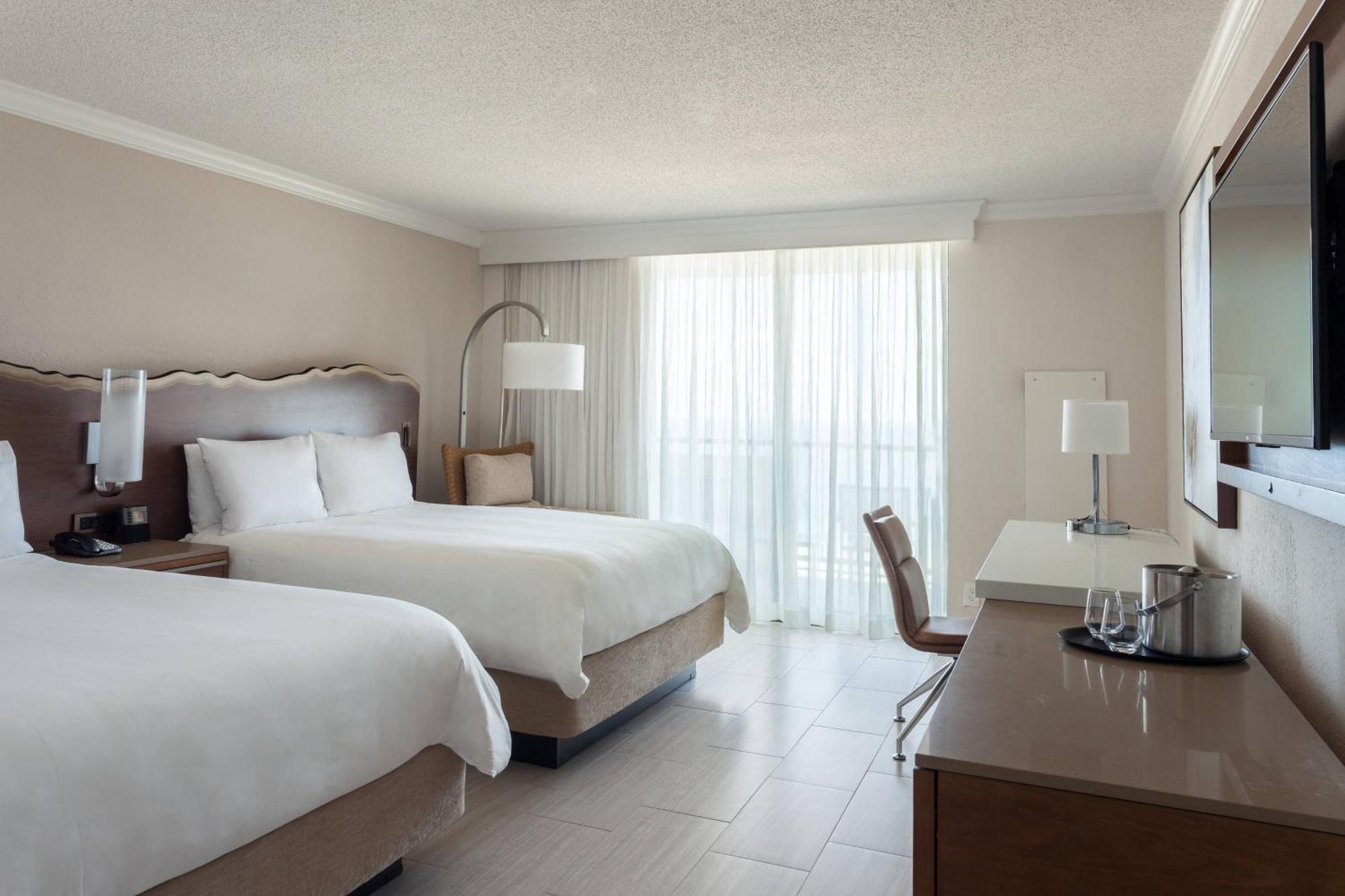 Fort Lauderdale Marriott Harbor Beach Resort & Spa Экстерьер фото